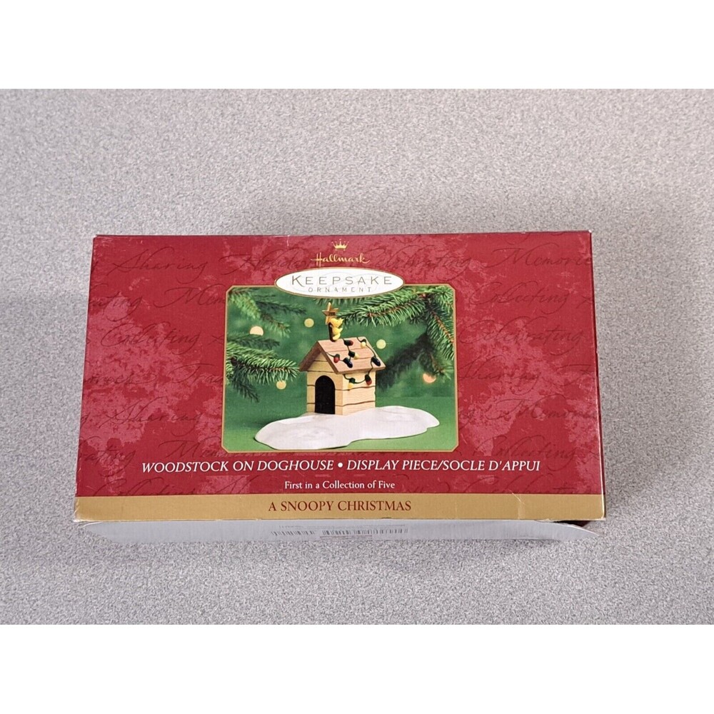 Hallmark Keepsake Ornament A Snoopy Christmas Woodstock on Doghouse 2000